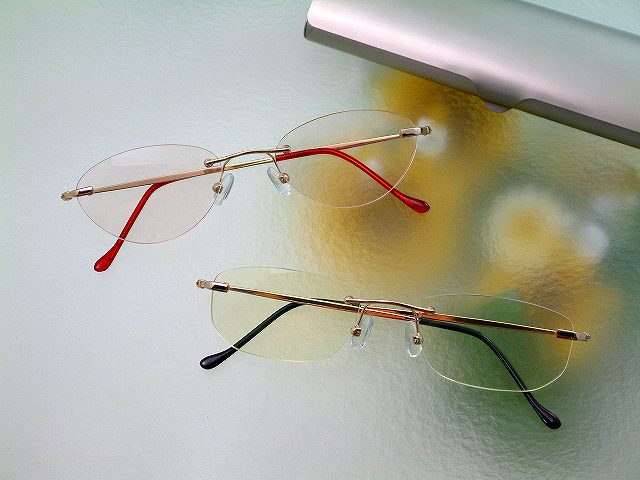 調光機能付きステンレス携帯用老眼鏡(R-1370OT)